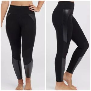 COPY - ASSETS SPANX Moto Shapping Leggings 20305R Black